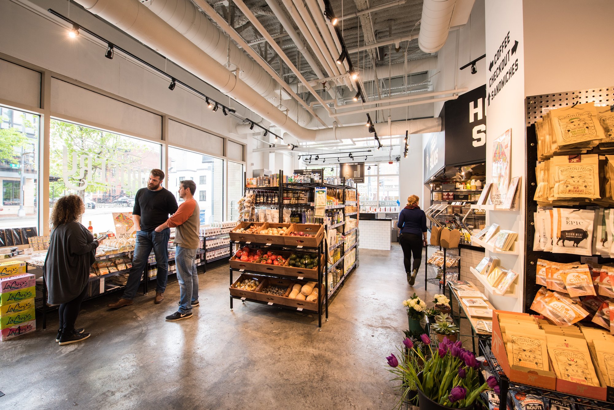 9th St Store - Interior - Main - People Shot - 4 9th St Store - Interior - Main - People Shot - 4